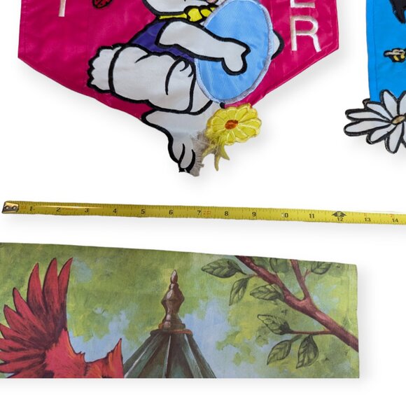 Group of 4 Spring Themed Outdoor Flags - Picture 12 of 14